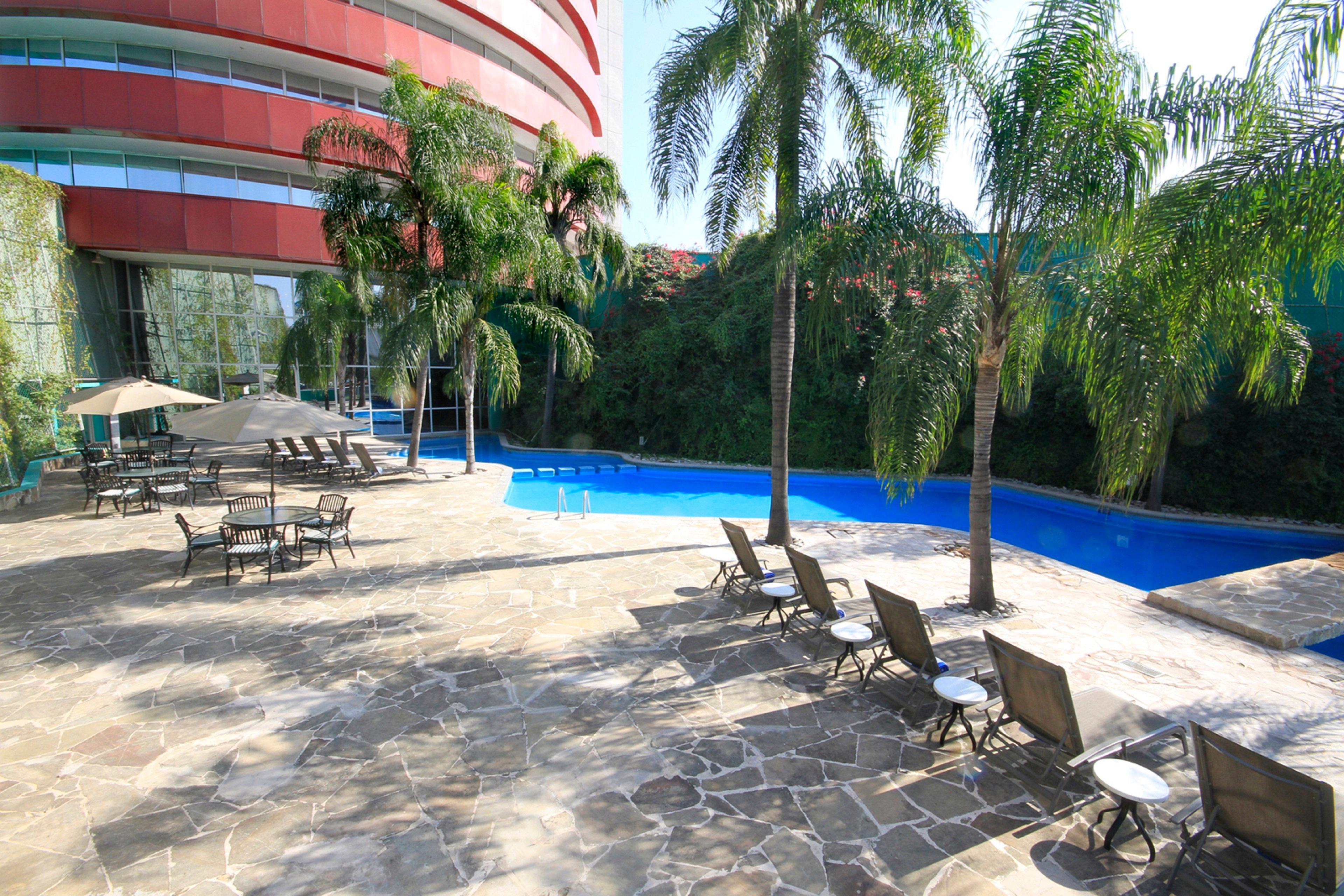 Holiday Inn Monterrey-Parque Fundidora By Ihg Kültér fotó Hotel's pool