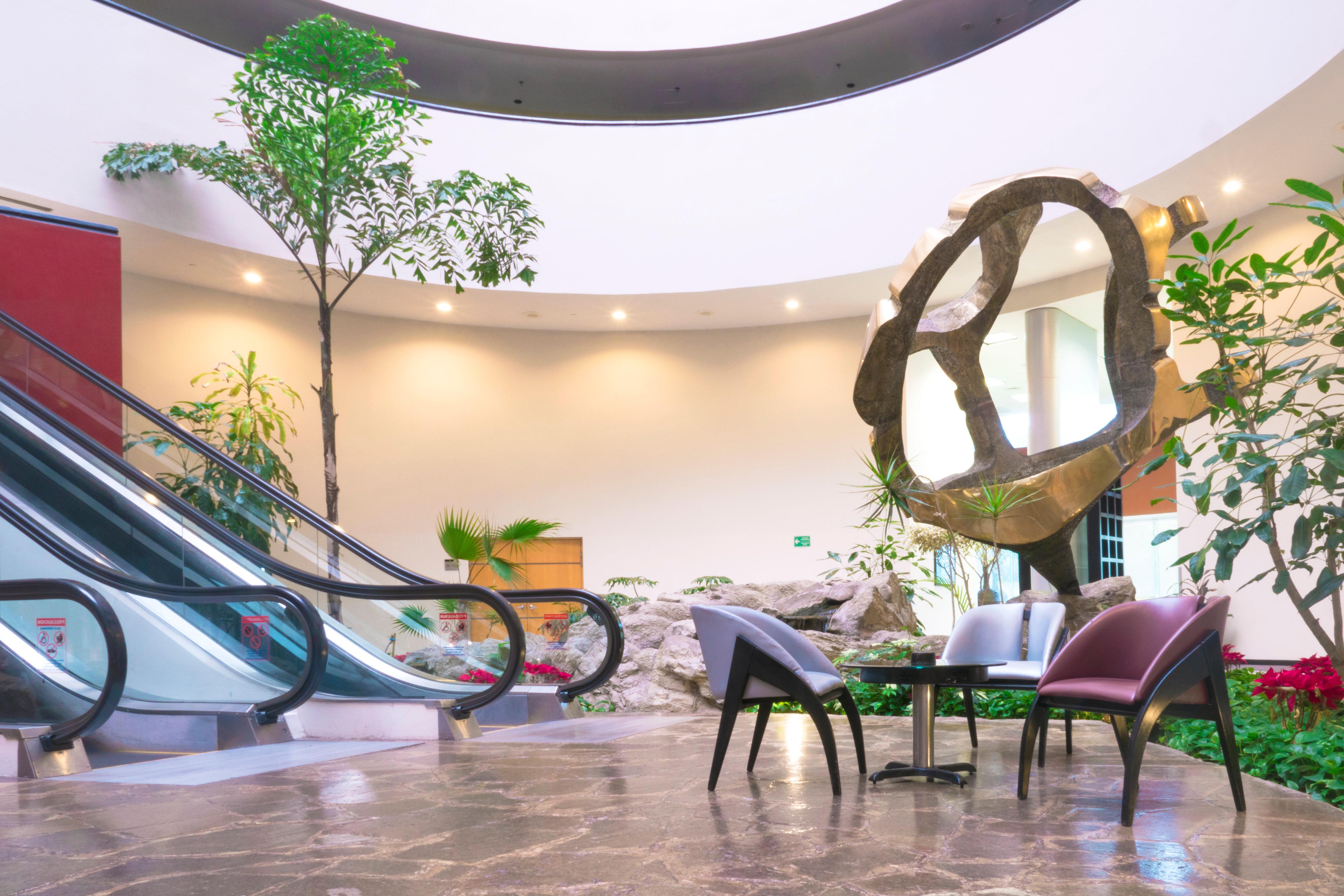 Holiday Inn Monterrey-Parque Fundidora By Ihg Kültér fotó Lobby