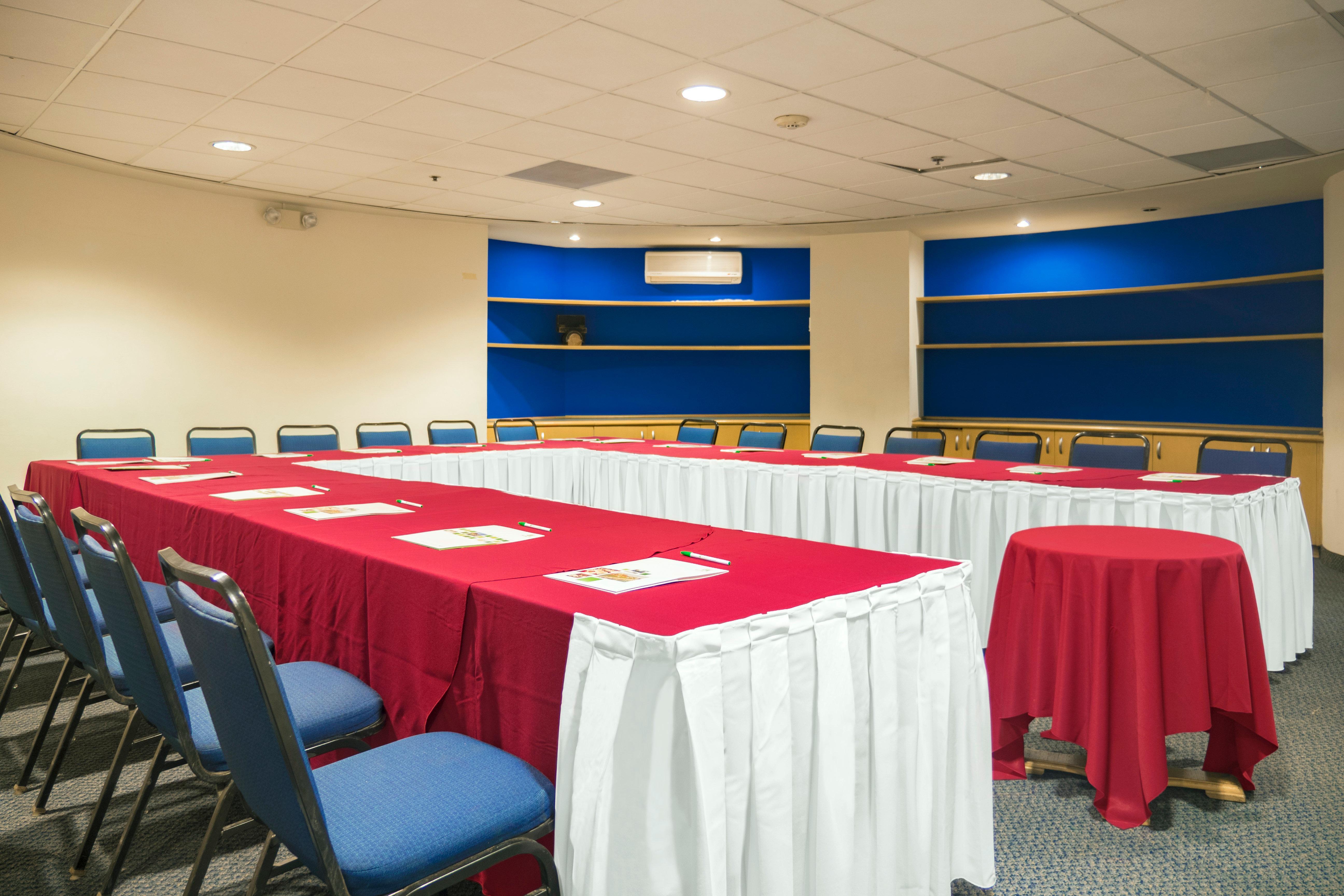 Holiday Inn Monterrey-Parque Fundidora By Ihg Kültér fotó Meeting room