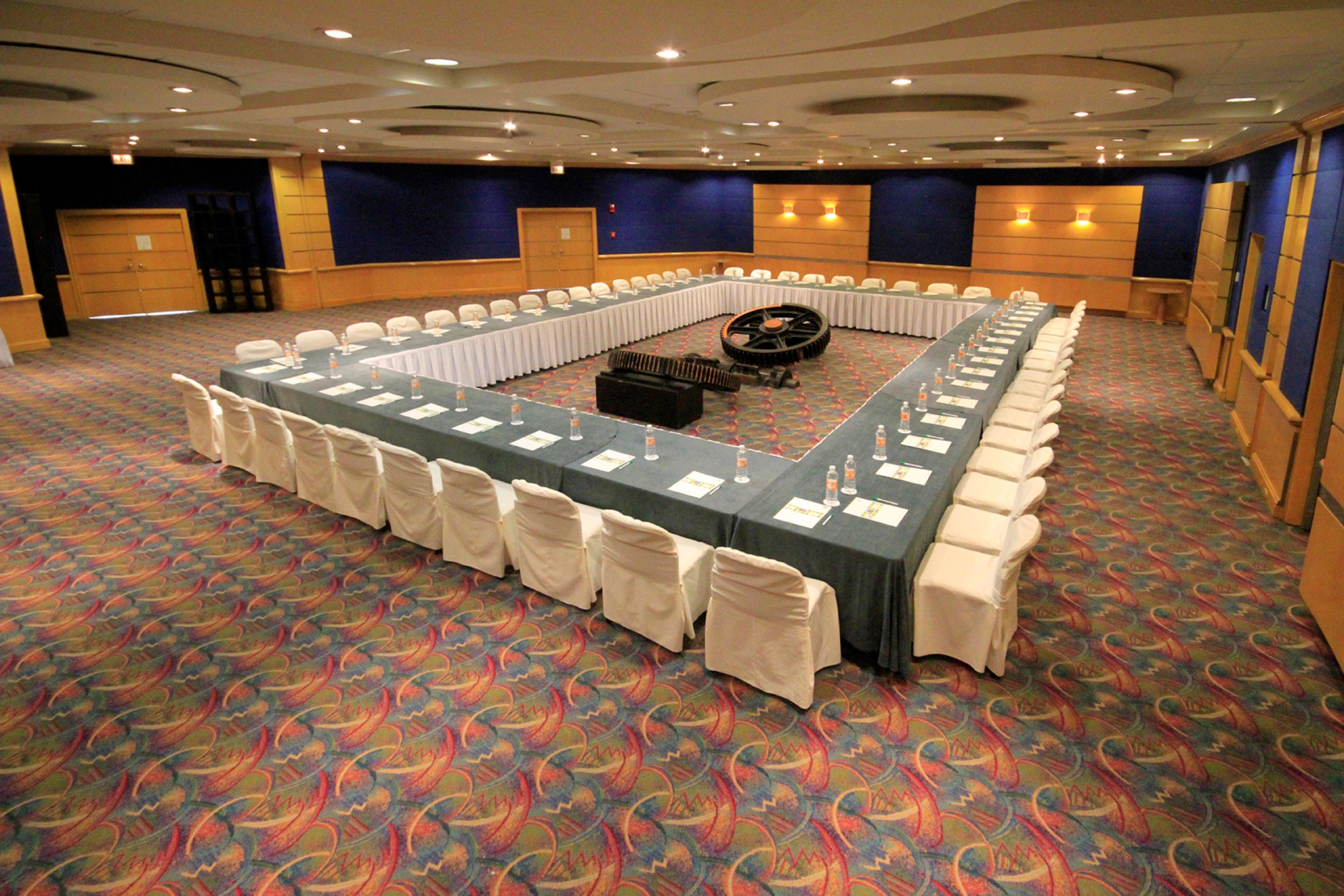Holiday Inn Monterrey-Parque Fundidora By Ihg Kültér fotó U-shaped table layout