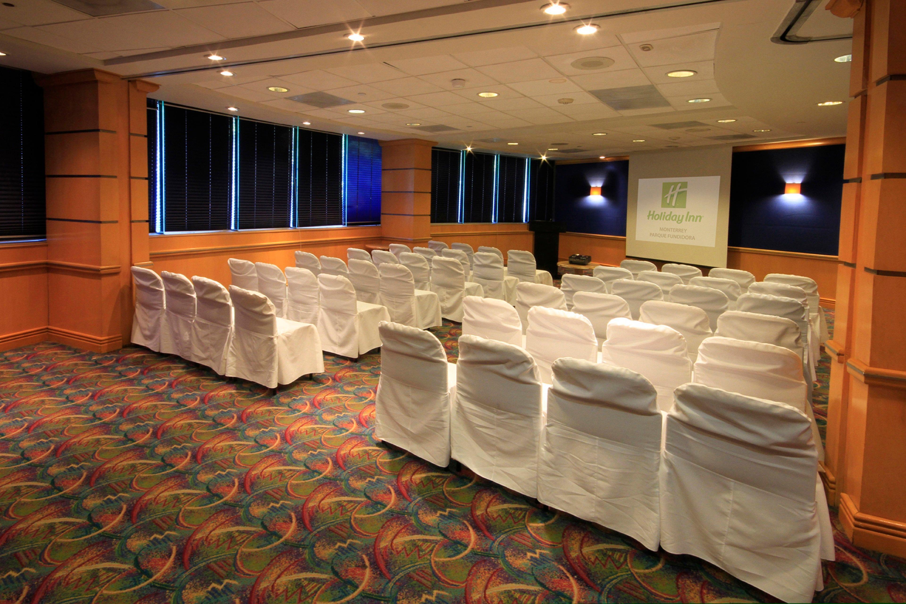 Holiday Inn Monterrey-Parque Fundidora By Ihg Kültér fotó A typical meeting room
