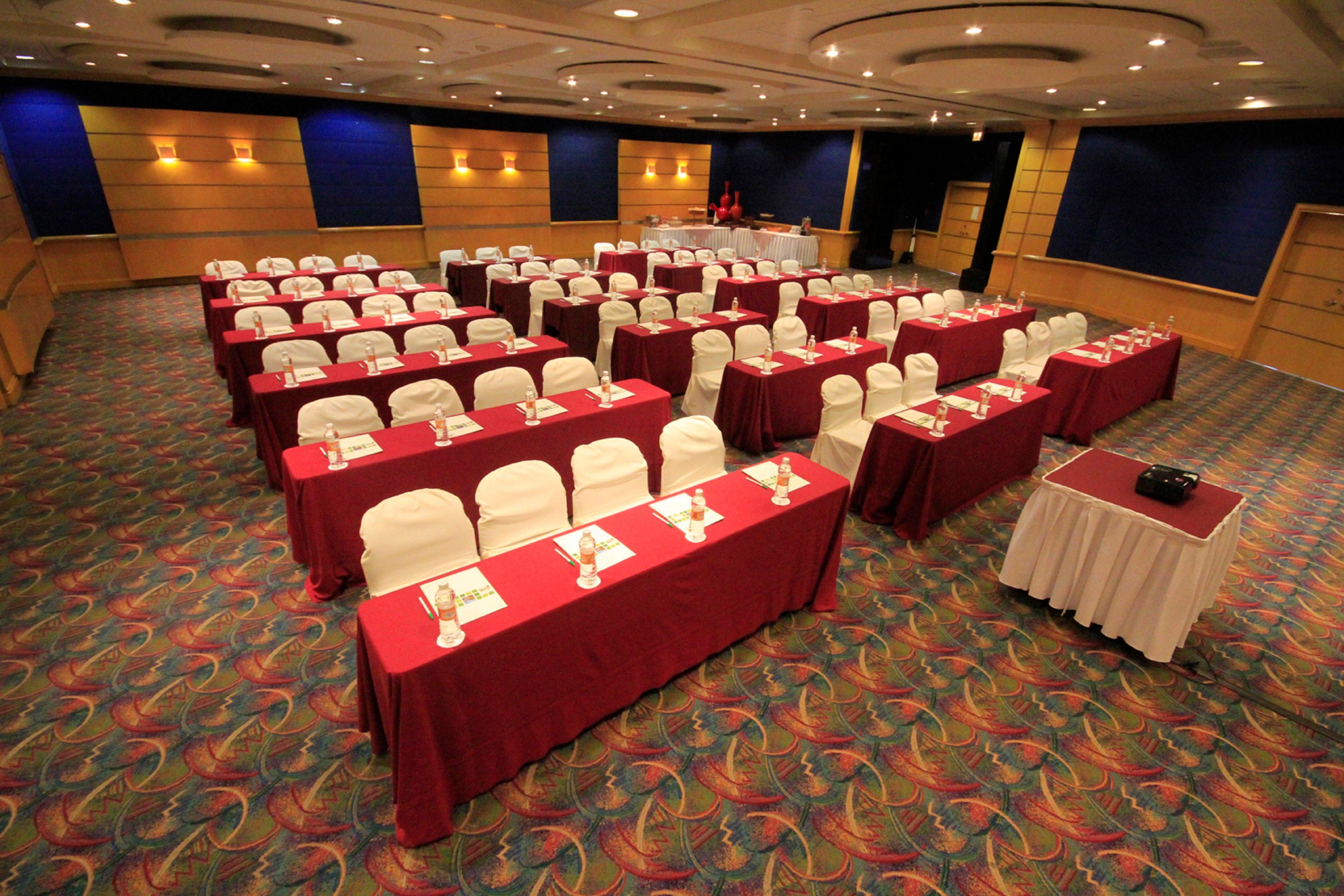 Holiday Inn Monterrey-Parque Fundidora By Ihg Kültér fotó A meeting room at a hotel