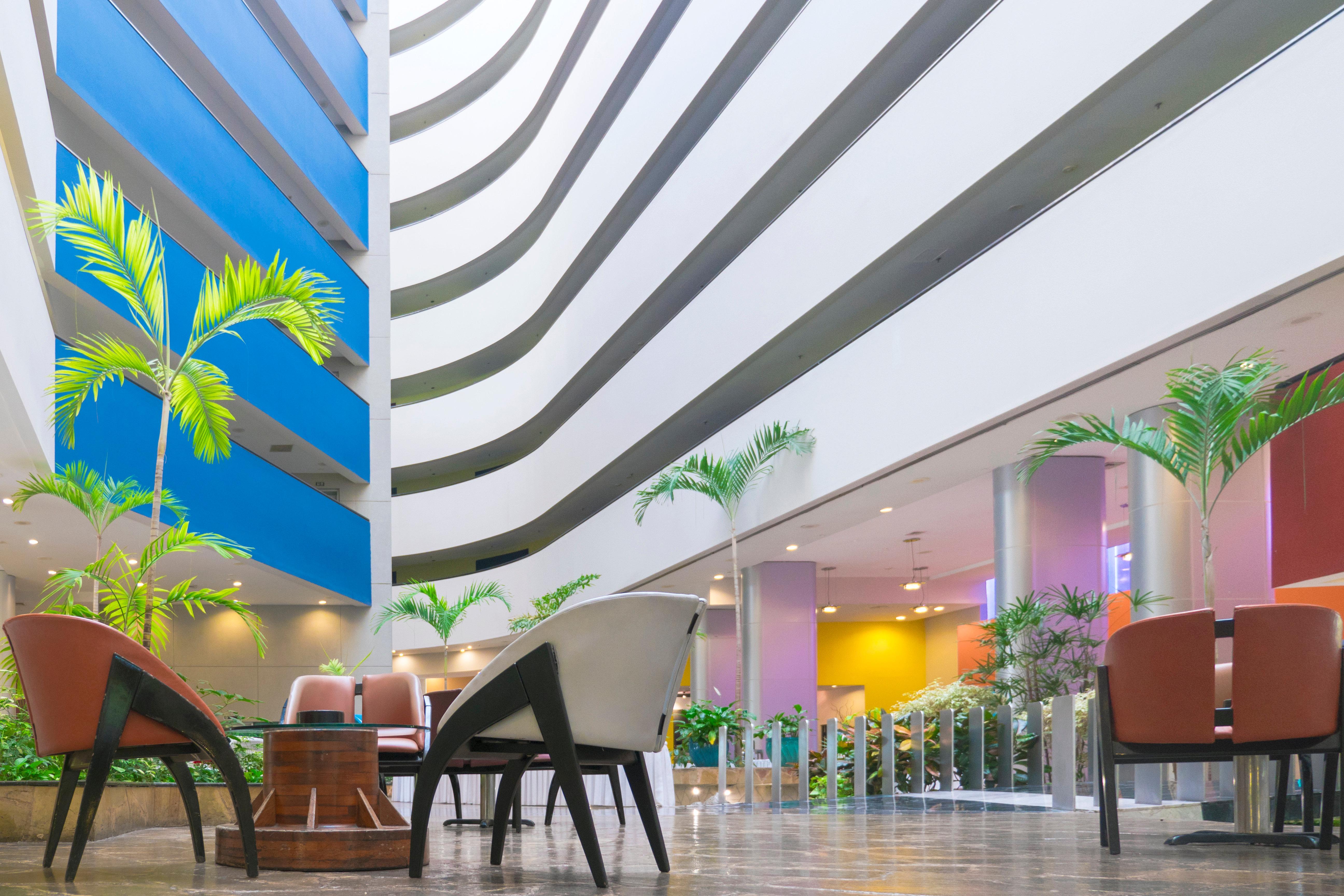 Holiday Inn Monterrey-Parque Fundidora By Ihg Kültér fotó Lobby