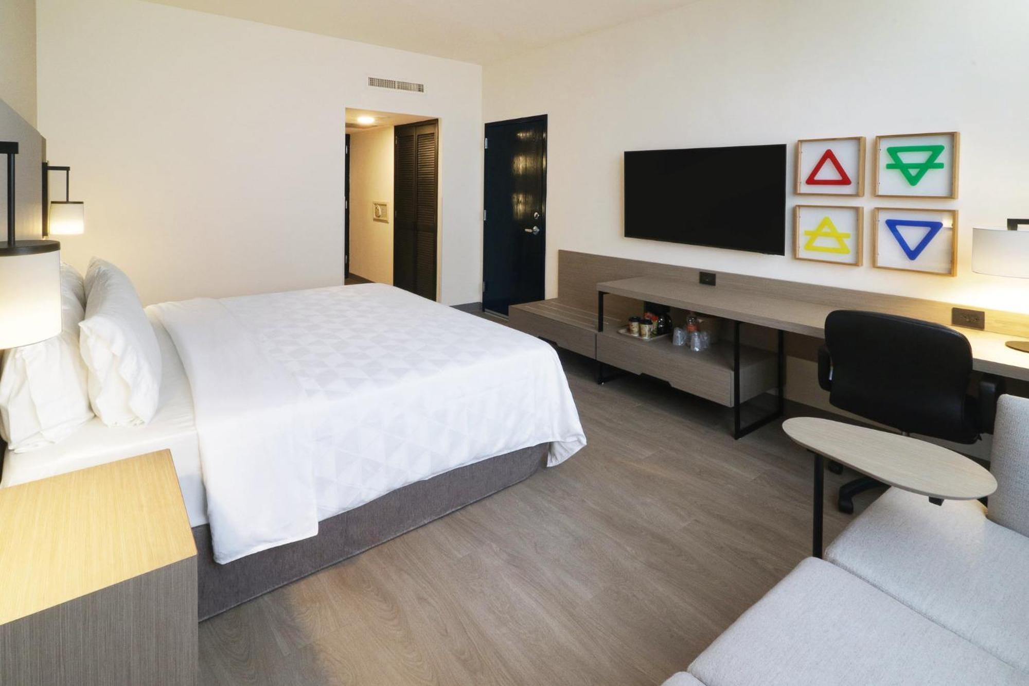 Holiday Inn Monterrey-Parque Fundidora By Ihg Kültér fotó A room at the Hilton Garden Inn in San Francisco